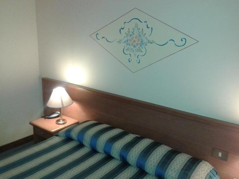 Hotel Casa Rossa Montecatini Terme Zimmer foto